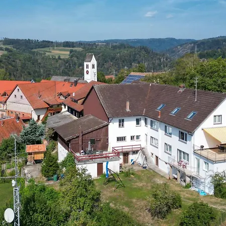 Xxl Belle Etage Bis 14 Personen Nahe * 瓦尔茨胡特·田根