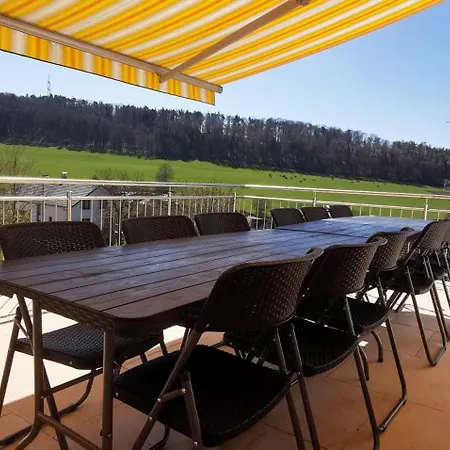 Mit 6 Schlafzimmern Fuer 12 Gaeste Und Mehr Apartment Waldshut-Tiengen